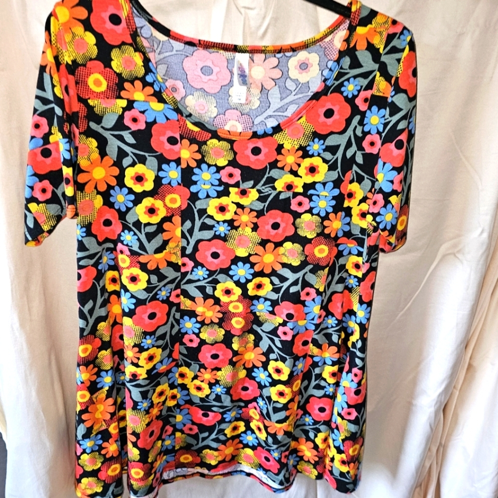 Bright colored floral lularoe brand tunic top
